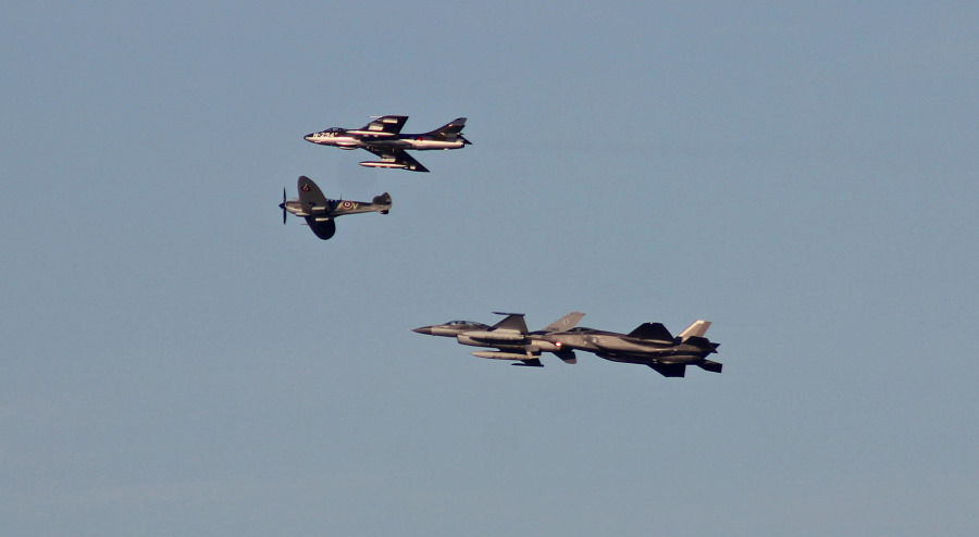F-35 aangekomen op Vliegbasis Leeuwarden