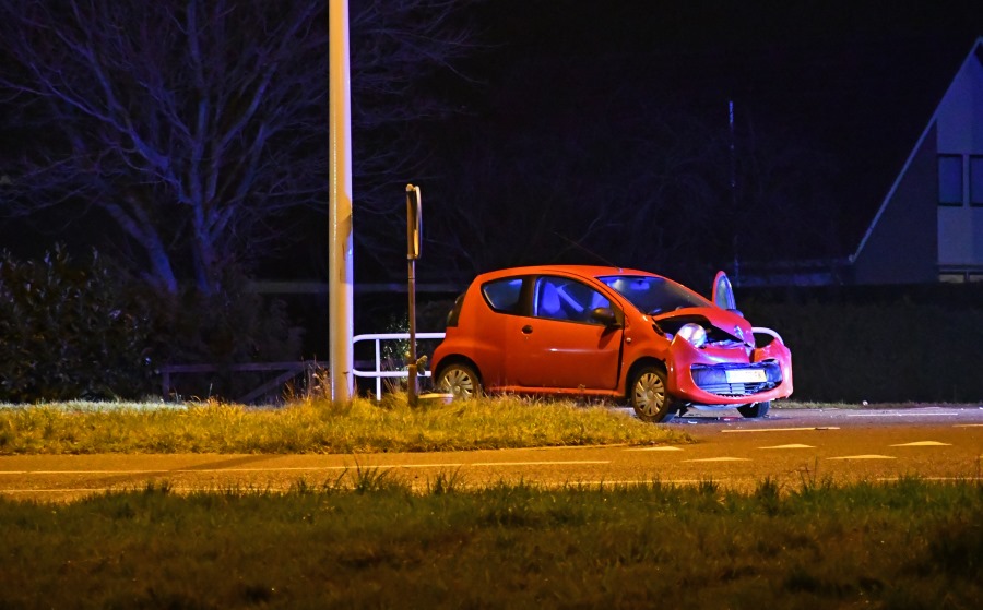 Wederom aanrijding op beruchte kruising Franeker