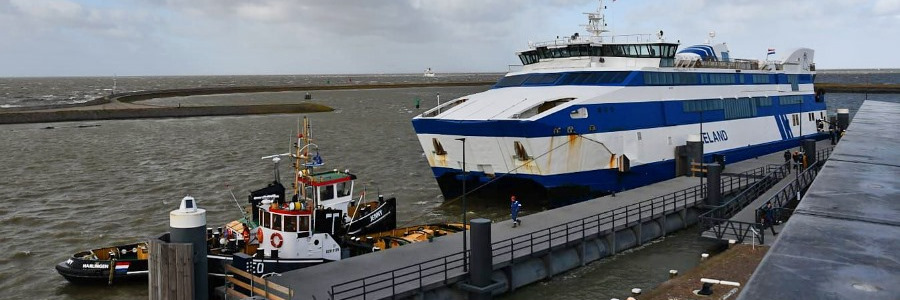 Veerboot Vlieland in problemen op Waddenzee