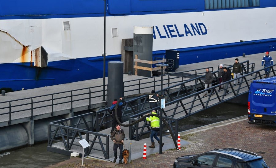 Veerboot Vlieland in problemen op Waddenzee