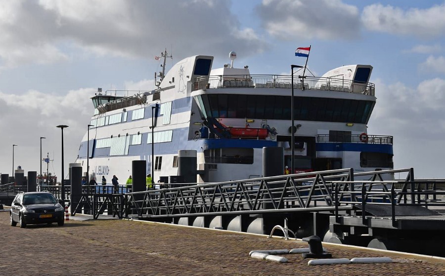 Veerboot Vlieland in problemen op Waddenzee