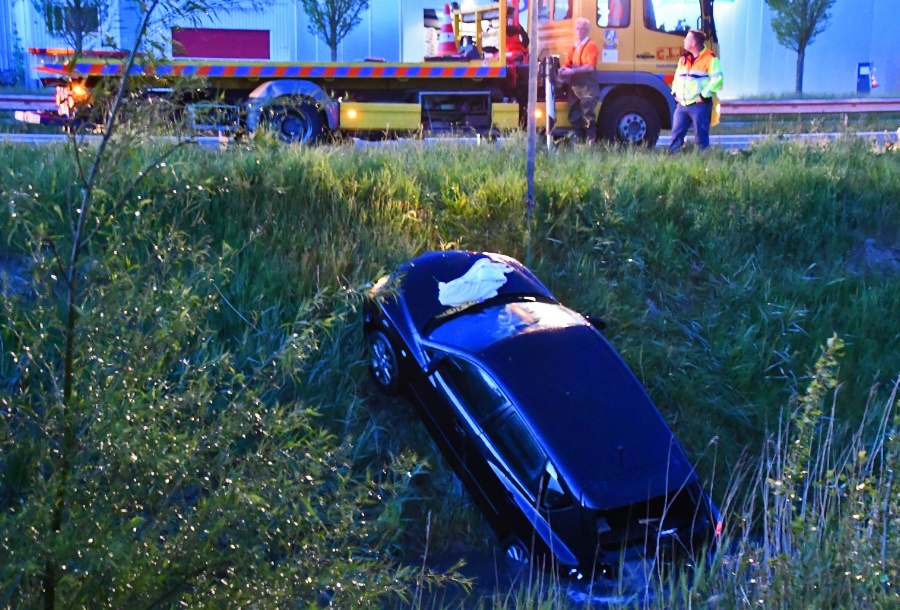 Auto in sloot N31 Harlingen