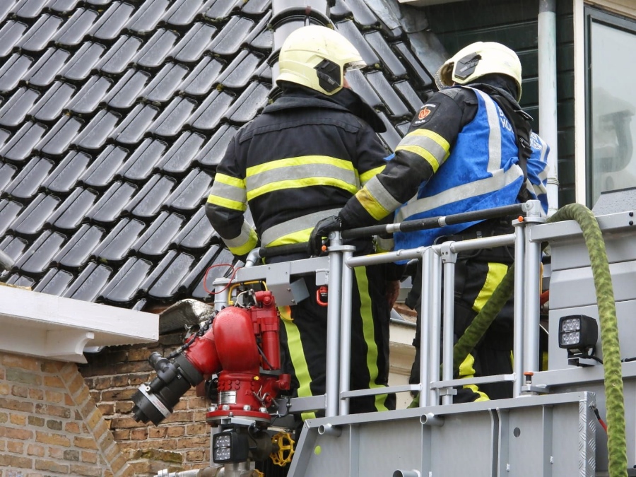 Dak woning in brand Tzummarum