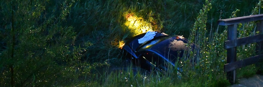 Auto in sloot N31 Harlingen