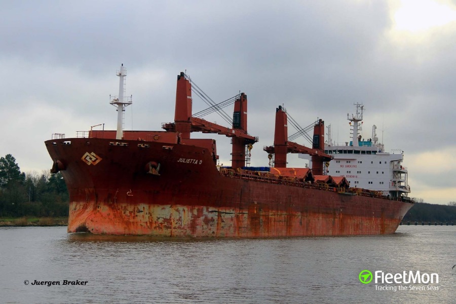 Schip op drift na aanvaring Noordzee