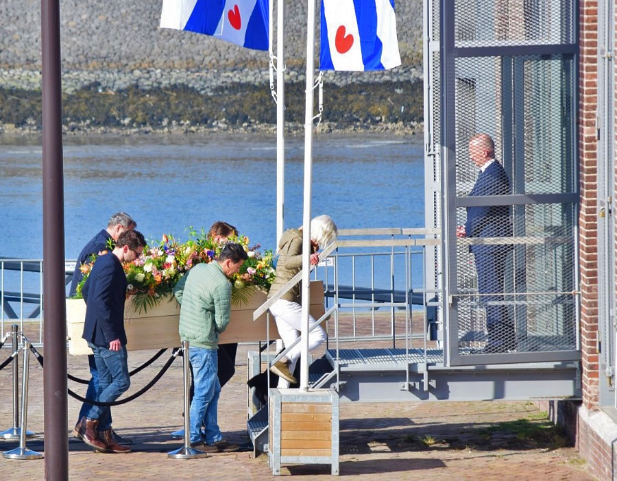 Massaal afscheid van Piet Paulusma id=