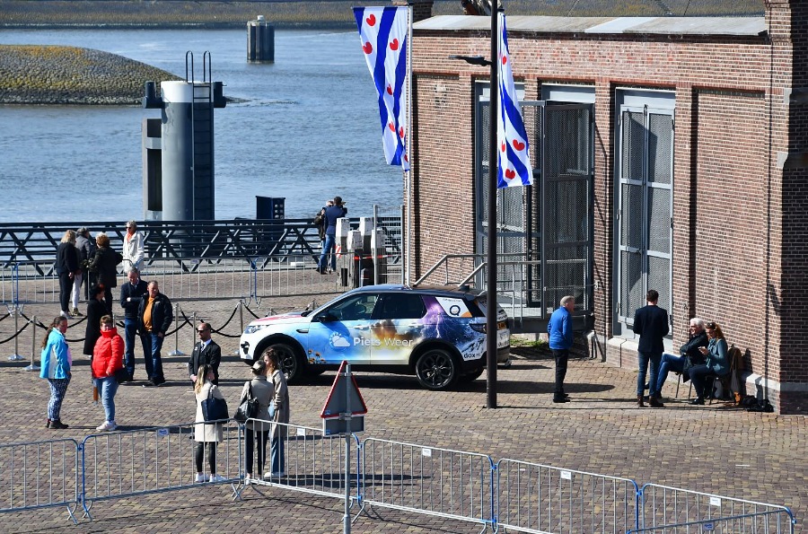 Massaal afscheid van Piet Paulusma id=