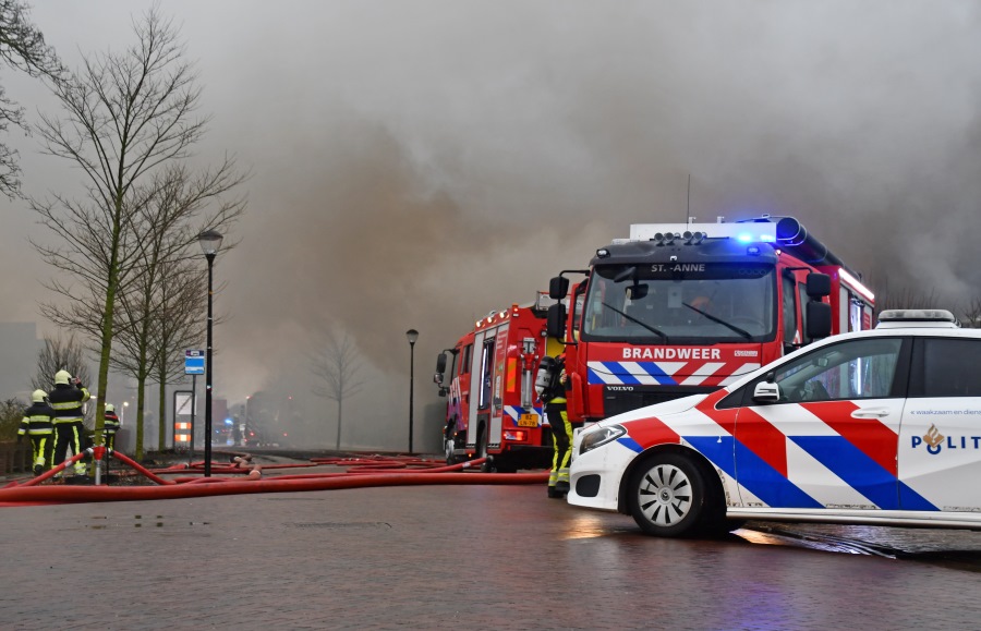 Grote brand boerderij Swaerderwei Tzummarum