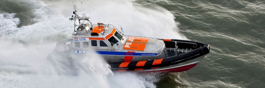 Zeiljacht zinkt: KNRM in actie