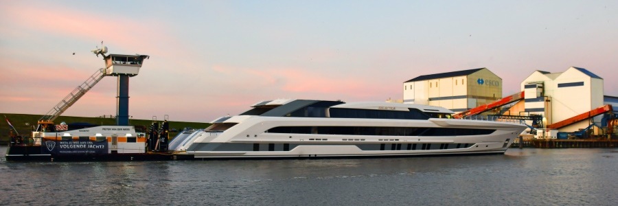 Superjacht Galactica arriveert in Harlingen