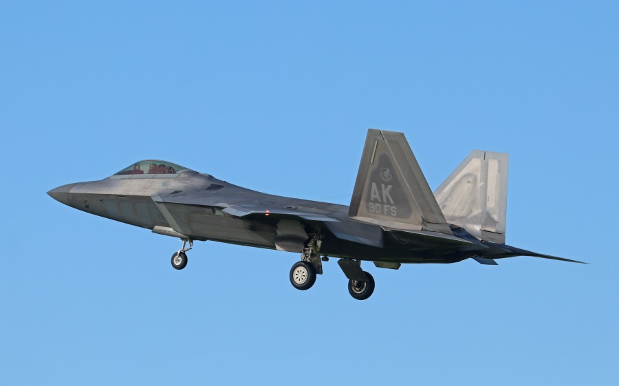 Arrival USAF F22 oefening Vliegbasis Leeuwarden
