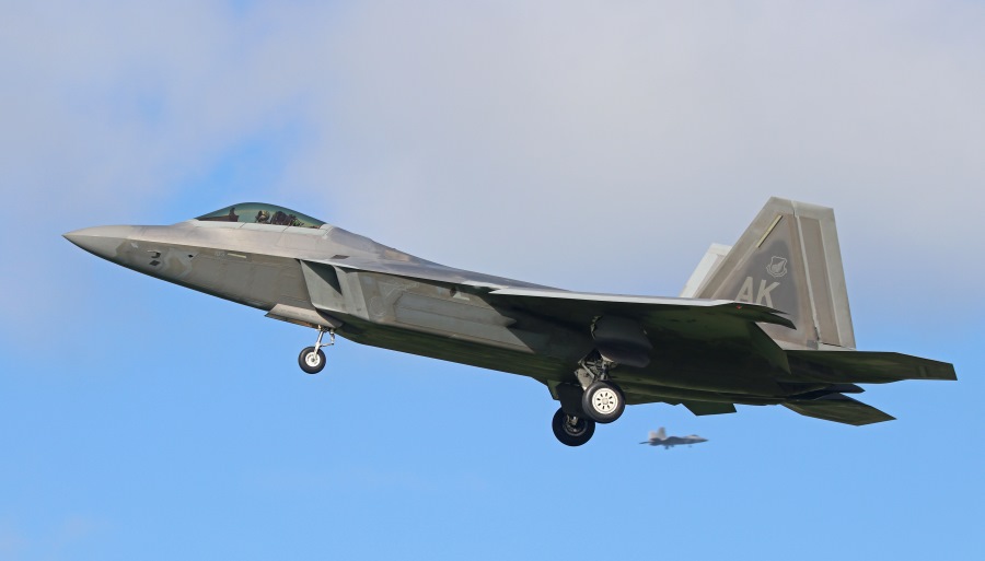 Arrival USAF F22 oefening Vliegbasis Leeuwarden