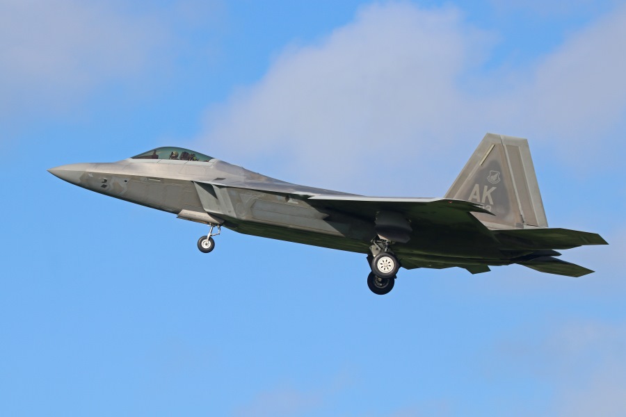 Arrival USAF F22 oefening Vliegbasis Leeuwarden