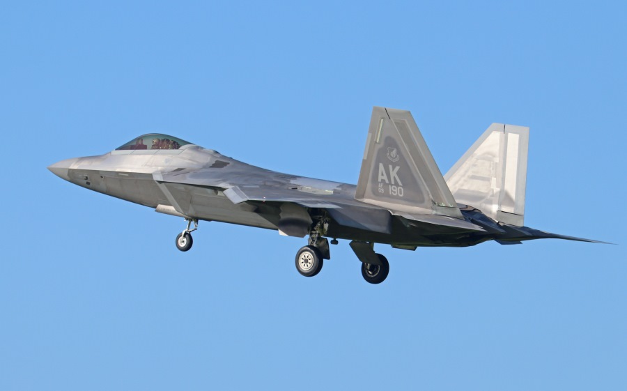 Arrival USAF F22 oefening Vliegbasis Leeuwarden