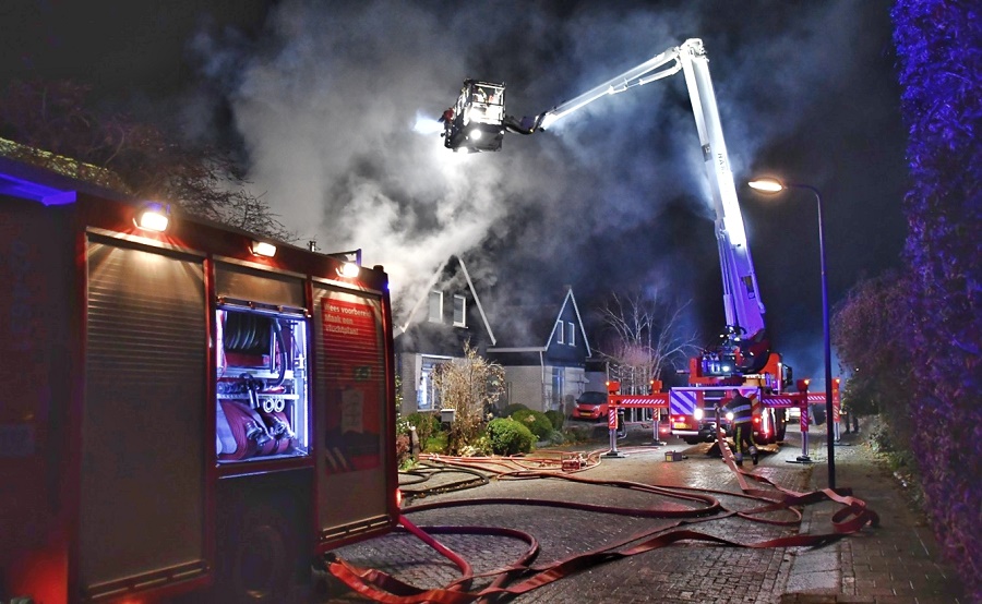 Woningbrand Bernardlaan Midlum 